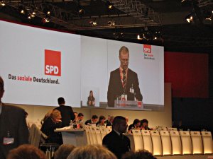 Dominic R. Scales spricht auf dem Bundesparteitag der SPD in Hamburg